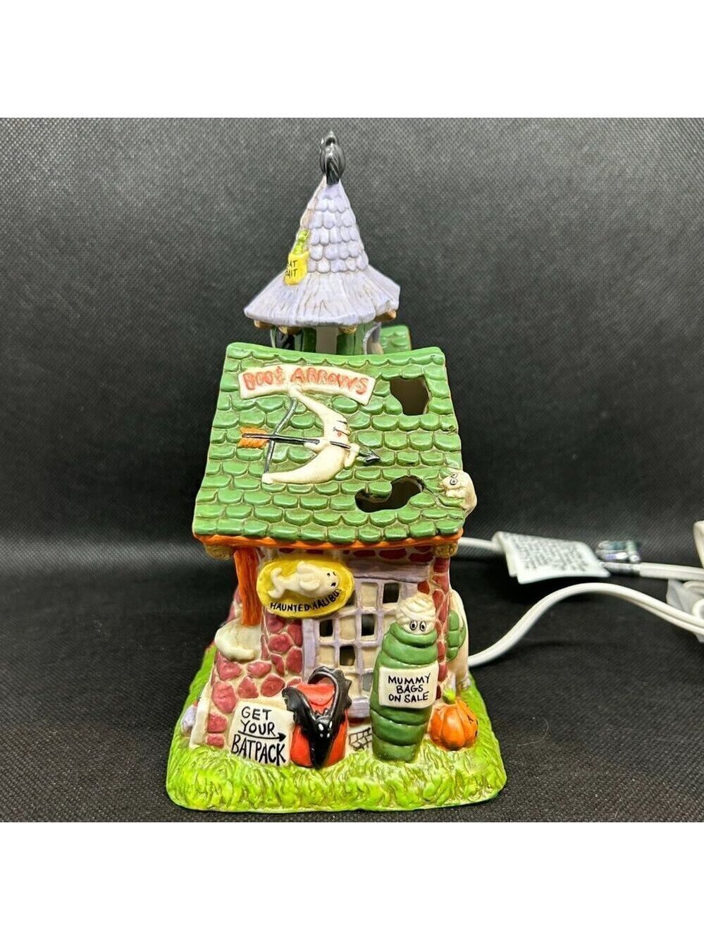 New in box Creepy Hollow "Camping Store" lighted figurine - Picture 8 of 10